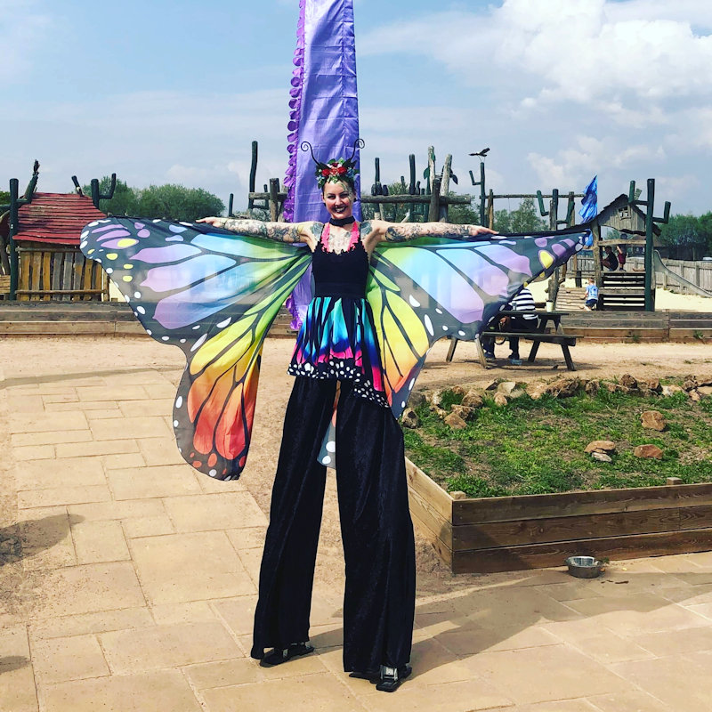 Stilt Walkers - Deepdale Festival | 26th to 29th September 2019 - We are really excited about our first colaboration with the Oak Circus Centre and Lost In Translation Circus from Norwich, who are sending us various acts throughout the weekend.  Enjoy getting selfies with the stilt walkers on both Saturday & Sunday.